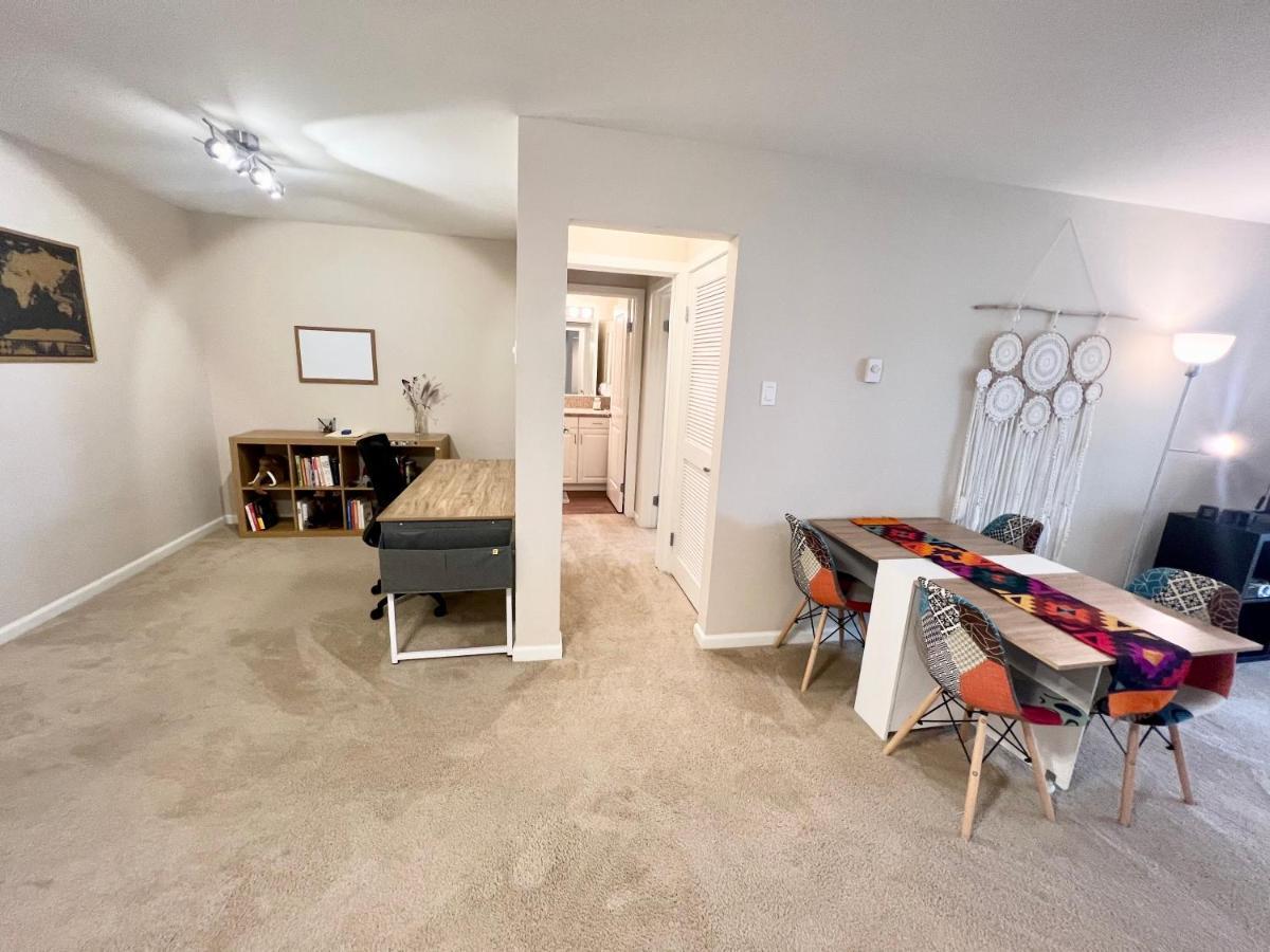 Luxury Marina Unit 2 Bedrooms 2 Bathrooms - Los Angeles — Photos 1